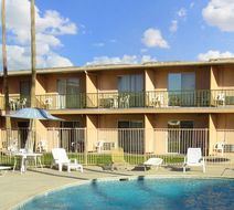 Royal Motor Inn Pool