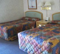 Royal Motor Inn Room