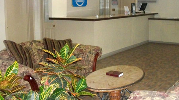 Inn Towne Lodge Lobby