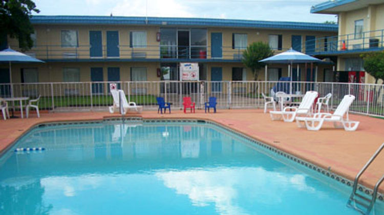 Inn Towne Lodge Pool