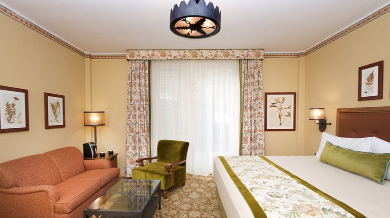 <b>The Ahwahnee Room</b>