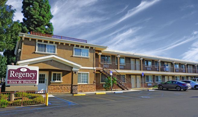 Regency Inn & Suites Exterior