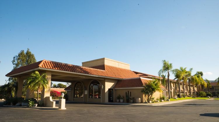 Studio 6 Anaheim Hills Exterior