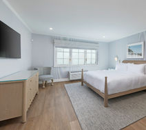 Bay Shores Peninsula Hotel Room