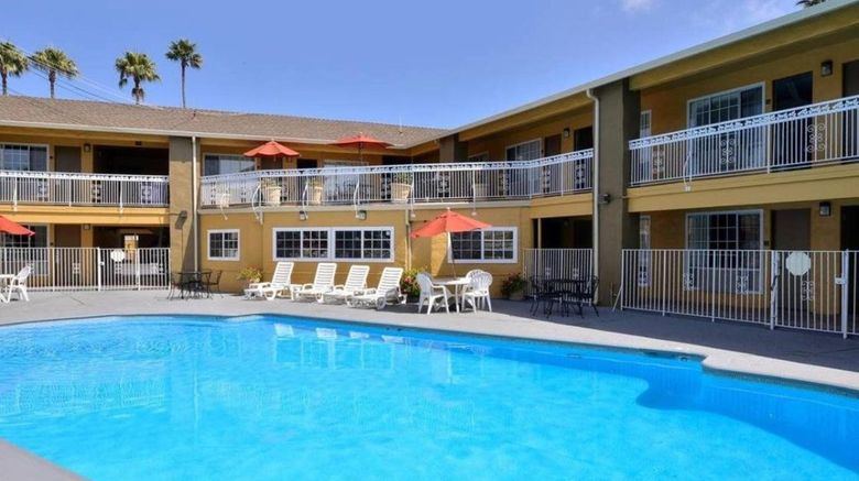 <b>Torch Lite Inn Pool</b>