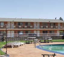 Americas Best Value Inn - Red Bluff Pool