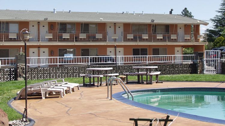 Americas Best Value Inn - Red Bluff Pool