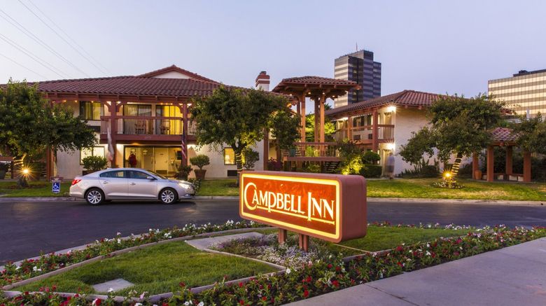 <b>Campbell Inn Exterior</b>