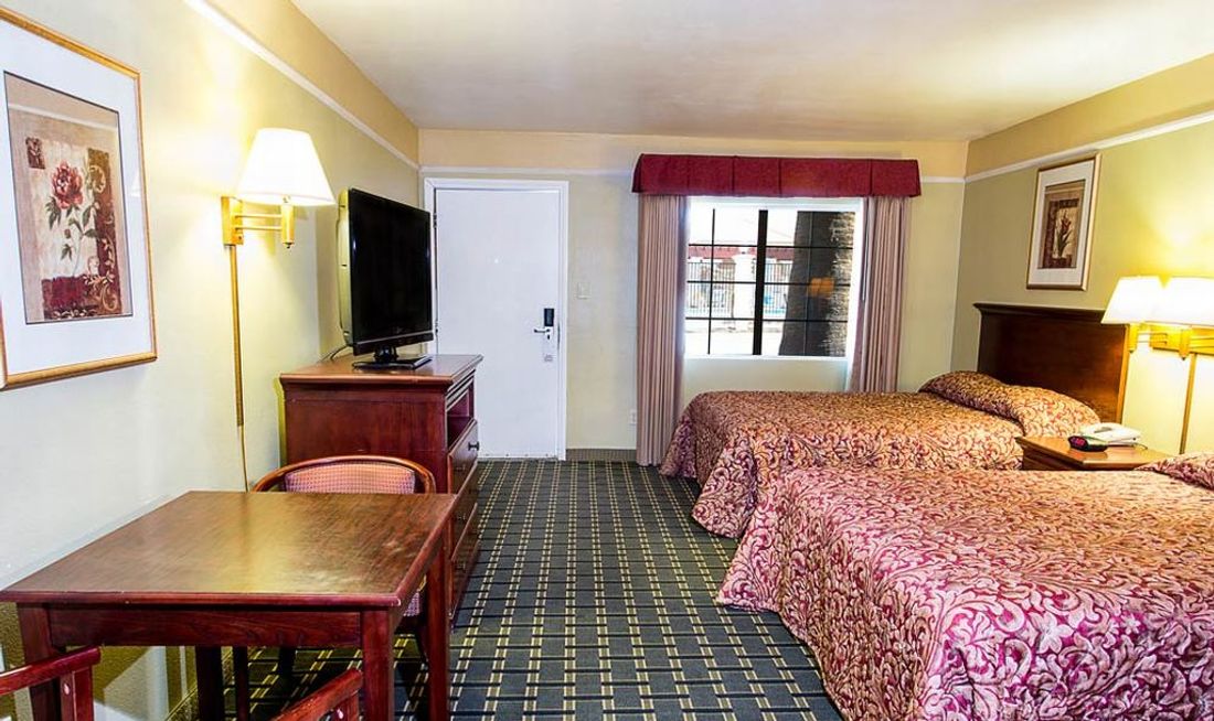 Econo Lodge Room