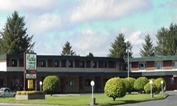 Curly Redwood Lodge