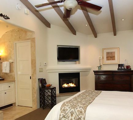Cypress Inn Room