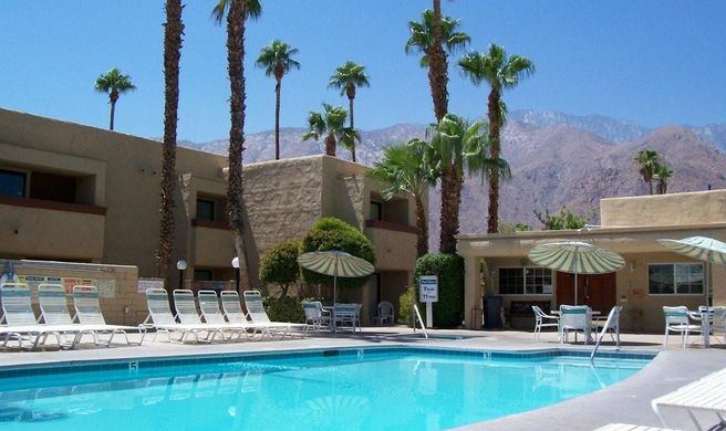 Desert Vacation Villas Exterior