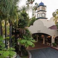 Vanllee Resort & Suites, Covina