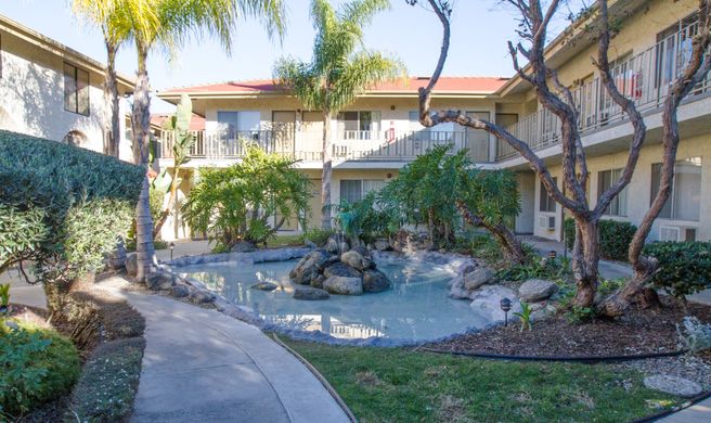 California Suites Hotel Exterior