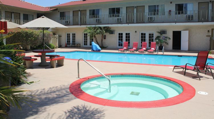 California Suites Hotel Pool