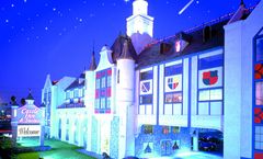 Castle Inn & Suites