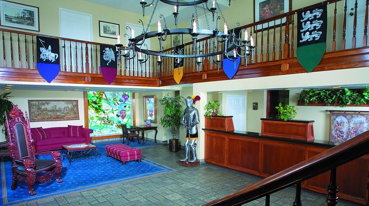 Castle Inn & Suites Lobby