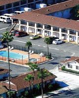 Colony Inn & Suites