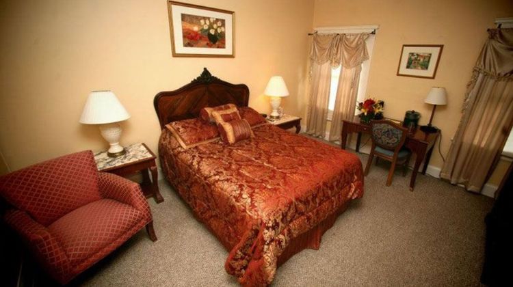 Glen Tavern Inn Room