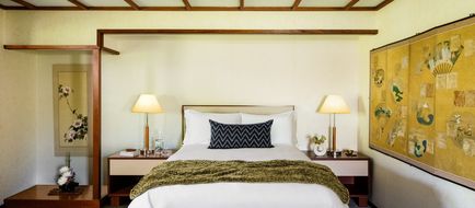 Golden Door Room