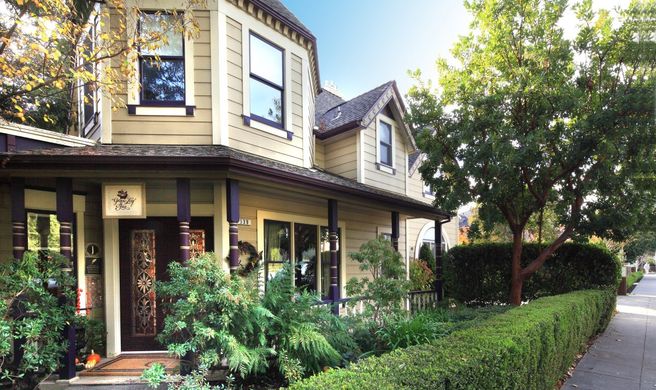 Grape Leaf Inn Bed & Breakfast Exterior