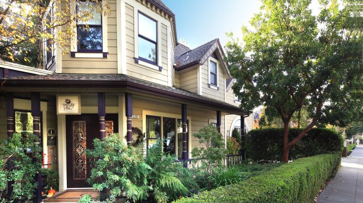 Grape Leaf Inn Bed & Breakfast Exterior