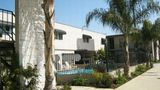 Huntington Suites Exterior
