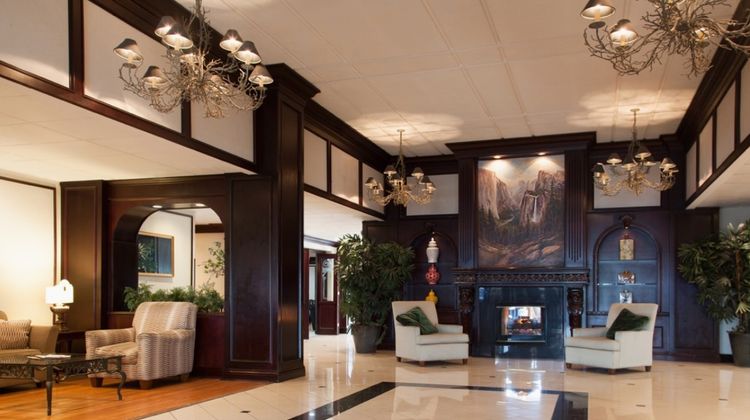 Park Pointe Hotel Lobby