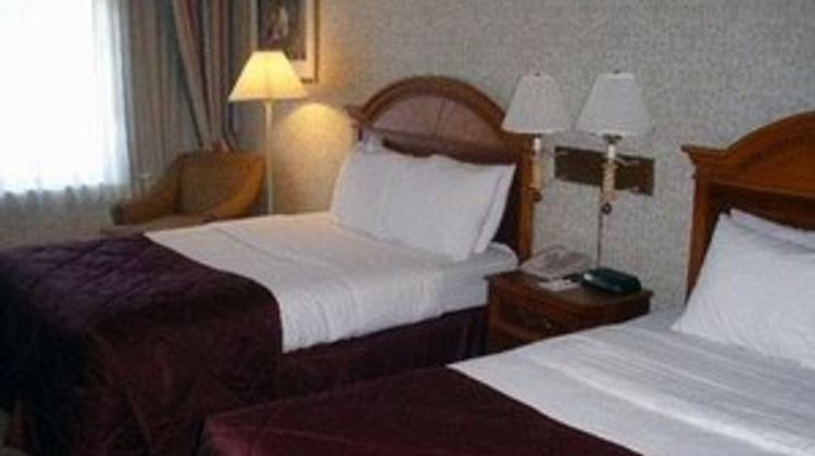 Holiday Inn West Covina Room