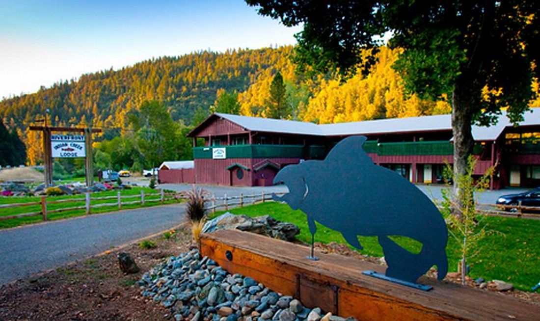 Indian Creek Lodge Exterior