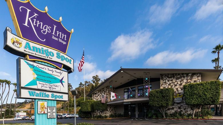 <b>Kings Inn San Diego Exterior</b>
