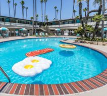 Kings Inn San Diego Pool