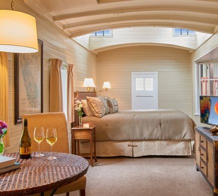 Napa Valley Railway Inn Room