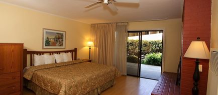 The Pierpont Inn Room