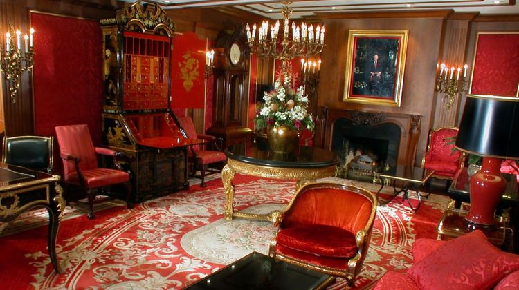 Pine Inn Lobby