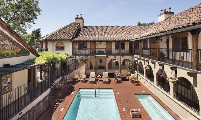 Rancho Caymus Inn Exterior