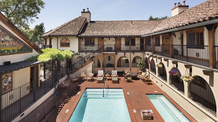 Rancho Caymus Inn Exterior