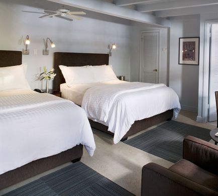 Casa Del Mar Inn Room