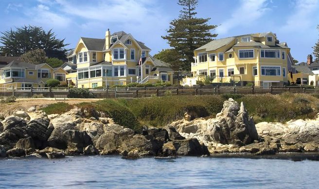 Seven Gables Inn Exterior