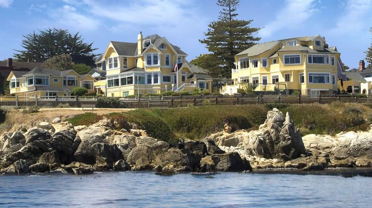 Seven Gables Inn Exterior