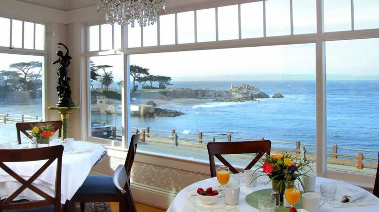 <b>Seven Gables Inn Restaurant</b>