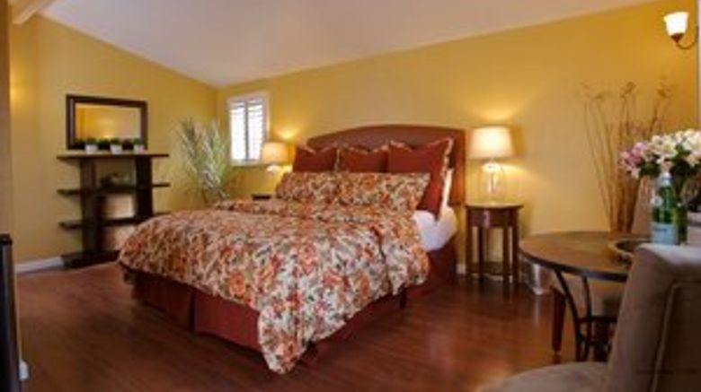 <b>Sunset Inn Room</b>