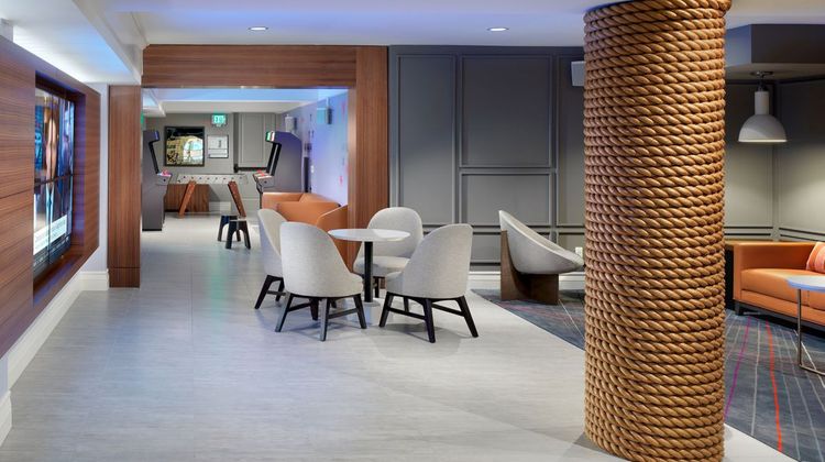 Axiom Hotel Bar/Lounge