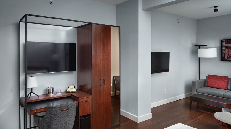 <b>Axiom Hotel Suite</b>