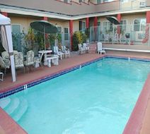 Travel Inn & Suites Pool