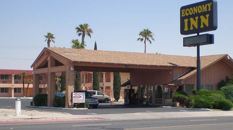 Howard Johnson by Wyndham at Barstow Exterior