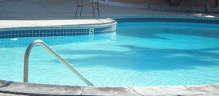 Howard Johnson by Wyndham at Barstow Pool