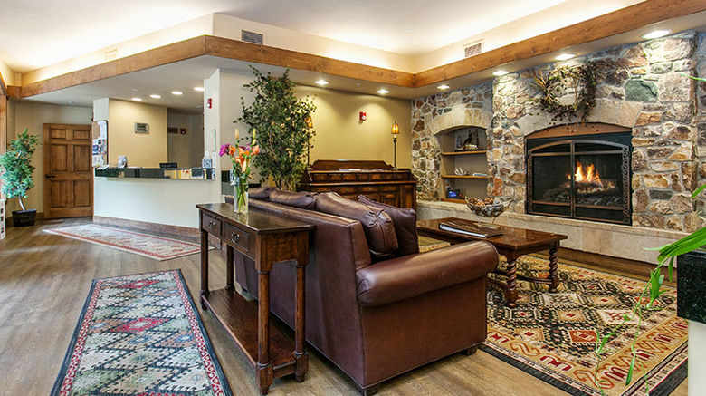 <b>Antlers At Vail Lobby</b>