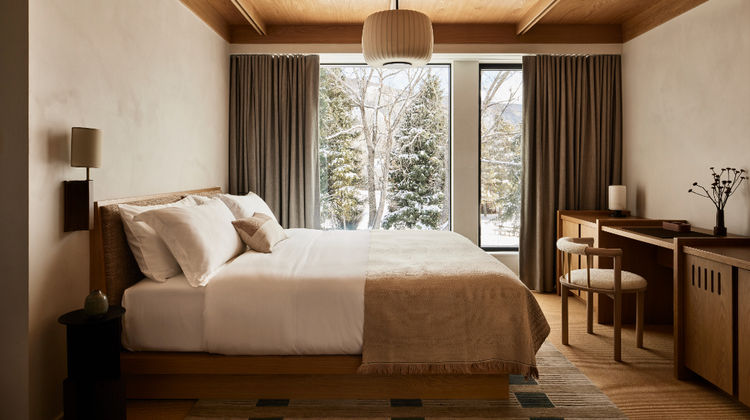 Mollie Aspen Room