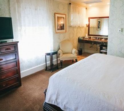 General Palmer Hotel Room
